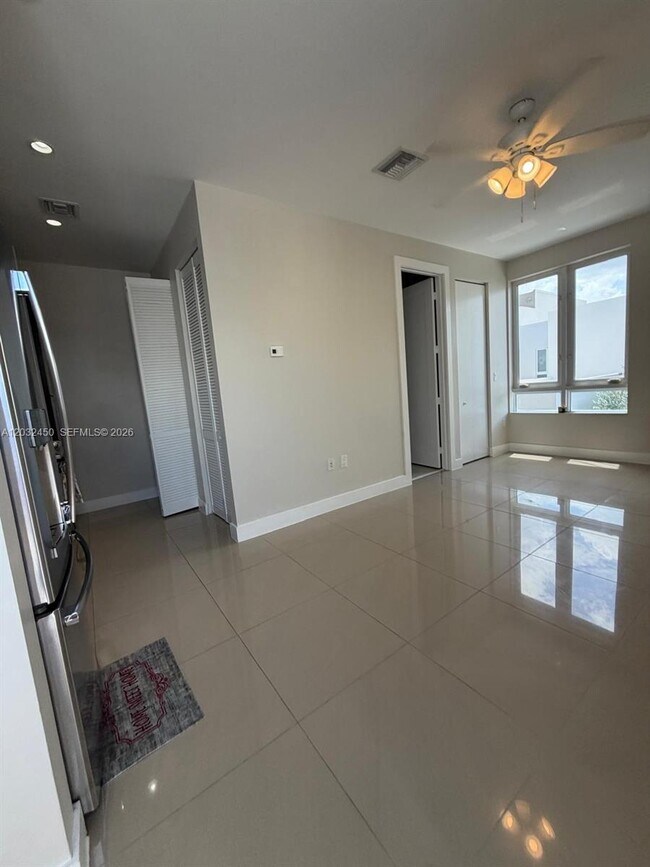 Building Photo - 6440 NW 103rd Psge