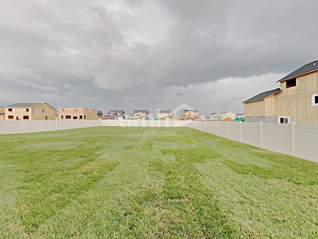 Building Photo - 1338 E White St