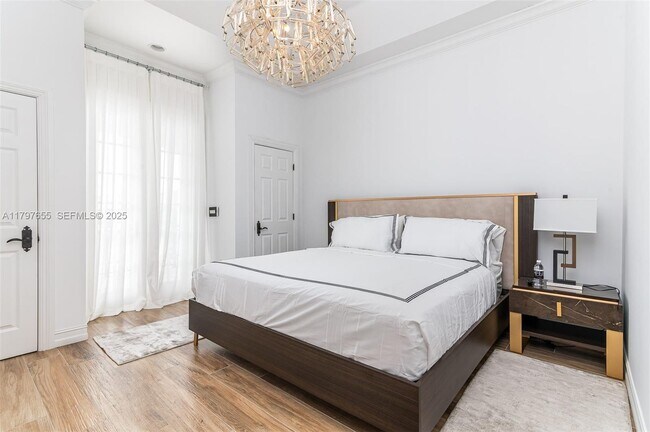 Building Photo - 1309 Middle River Dr