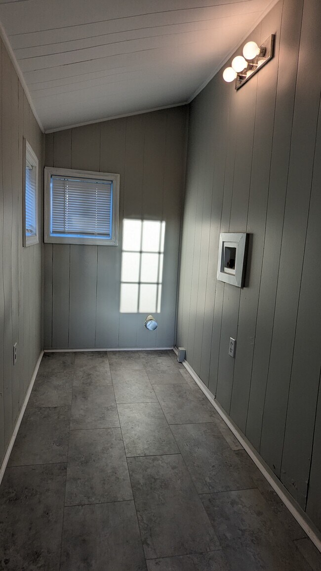 Washer Dryer area - 932 Augusta Ave