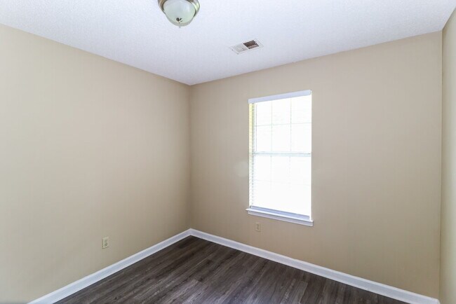 Building Photo - 9167 Valkrie Ln