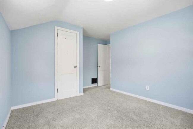 Building Photo - 1219 Circle Dr