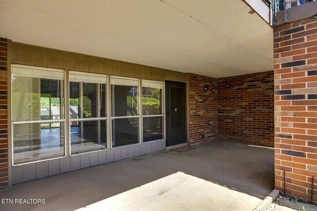 Building Photo - 400 Dublin Dr