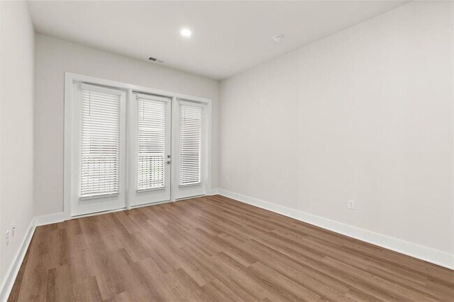 Building Photo - 2648 Sandy Plains Rd