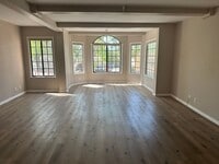 Building Photo - 1641