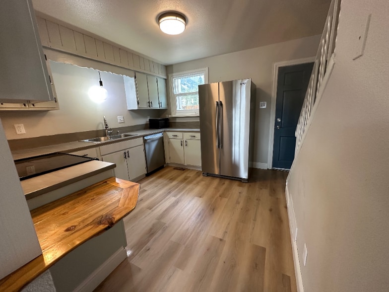 Building Photo - 103 Empire West Road