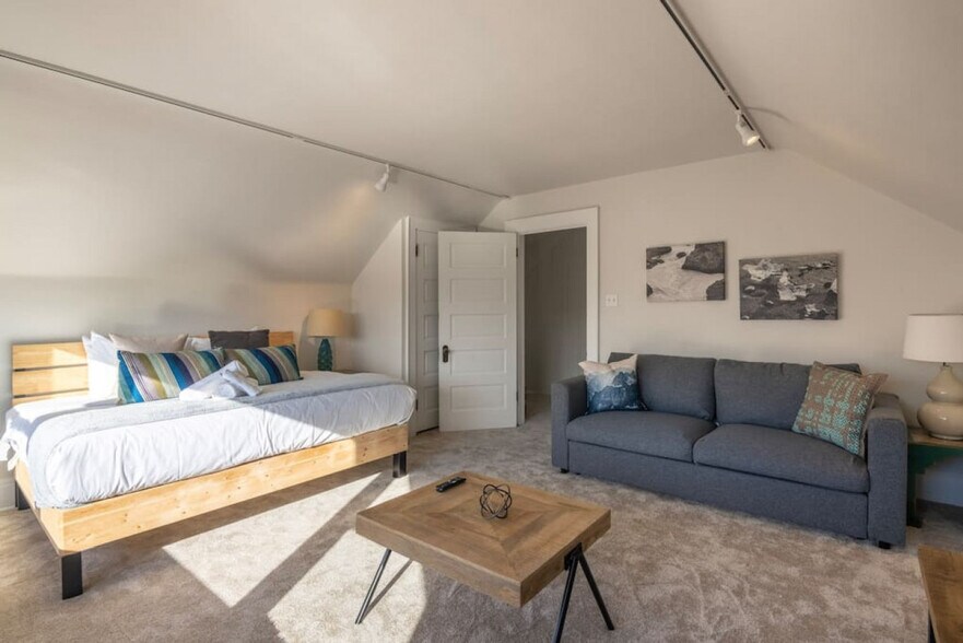 Building Photo - 258 Dorchester Ave