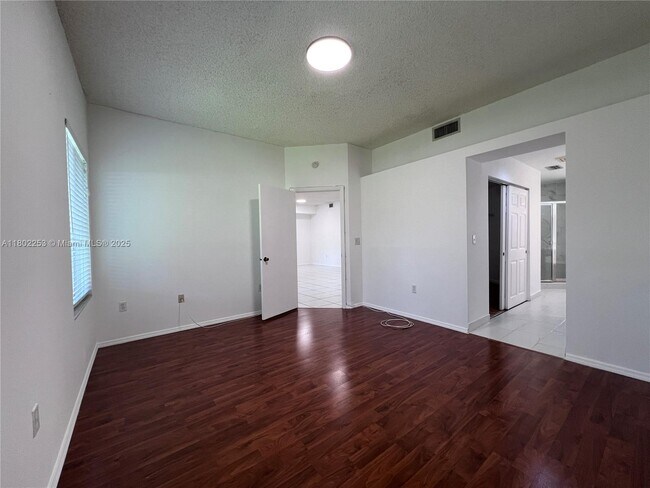 Building Photo - 16322 Malibu Dr