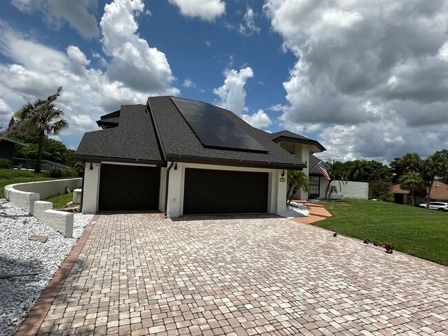 Building Photo - 4 Bedroom 3 Bathroom in Winter Haven