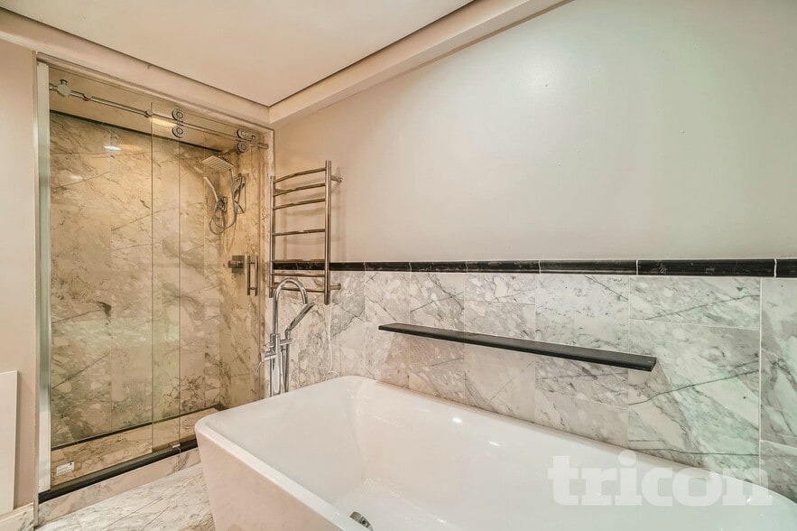 Building Photo - 15931 Vintage St NW