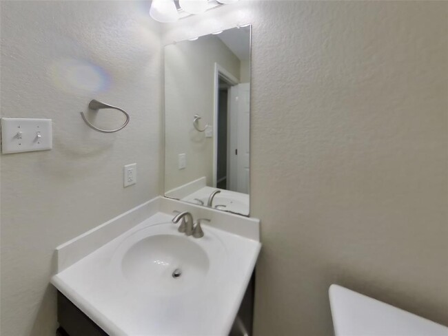 Building Photo - 104 Druse Ln