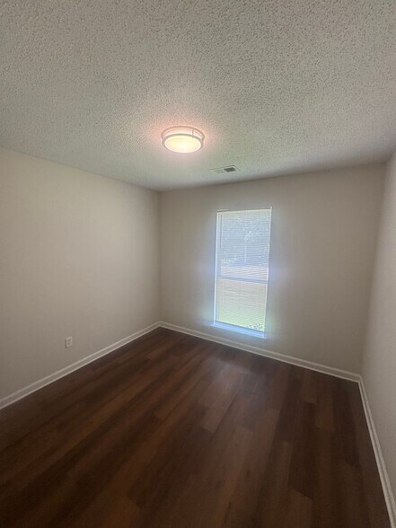 Building Photo - 4567 Addington Dr