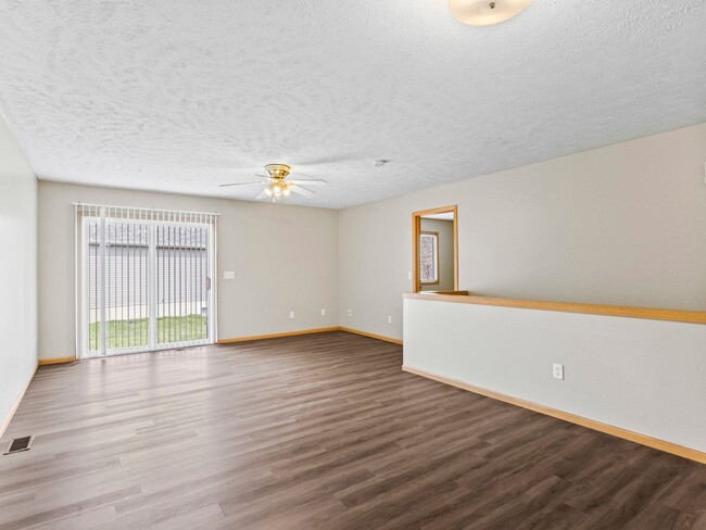 Building Photo - 6901 N Steamboat Dr