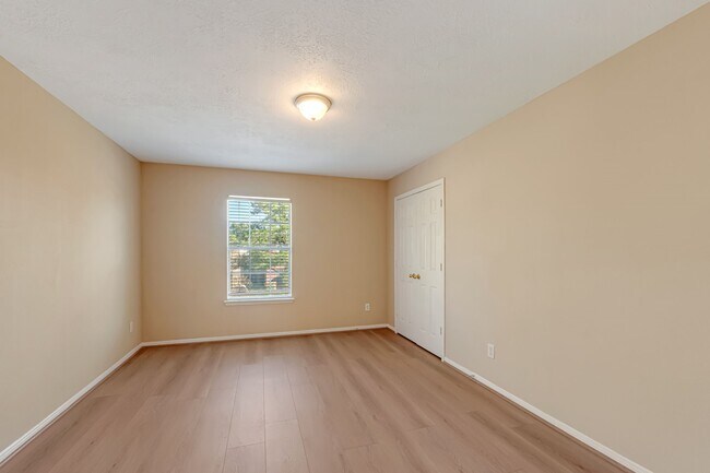 Building Photo - 914 Chapwood Ct