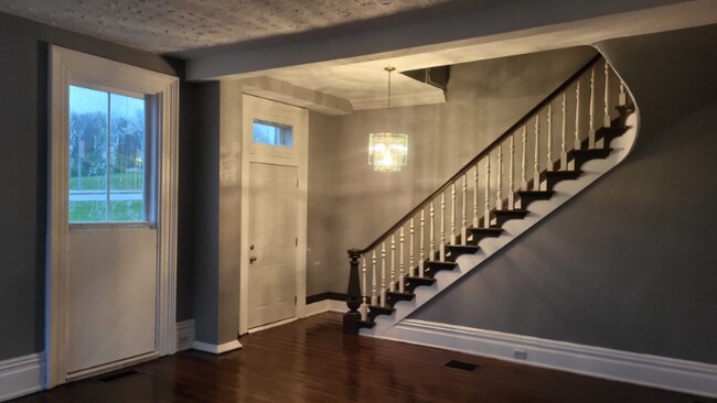 Building Photo - 10 Kirk Ave