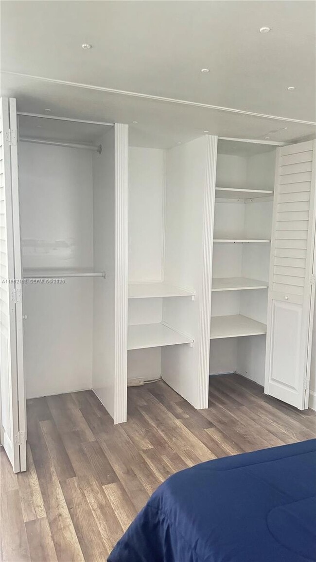 Building Photo - 601 NE 4th Ct.