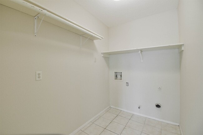 Building Photo - 2915 Valley Rose Dr