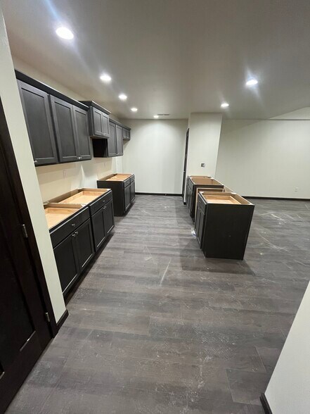 Building Photo - 1800 Sheldon Ave