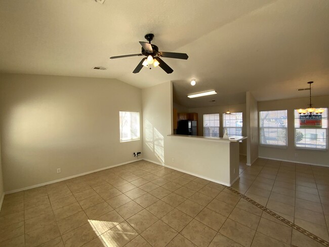 Building Photo - 3 Bedroom Single Story Home Available Near Unser Blvd NE & King Blvd NE!