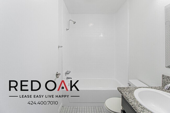 Building Photo - 1522 N Formosa Ave