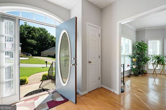 Building Photo - 821 Soaring Dr NE