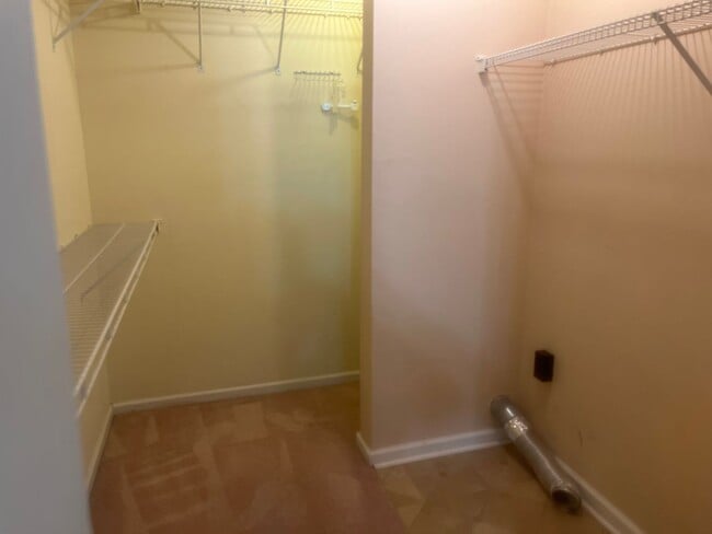 Building Photo - 2 Bed, 2 Bath Home