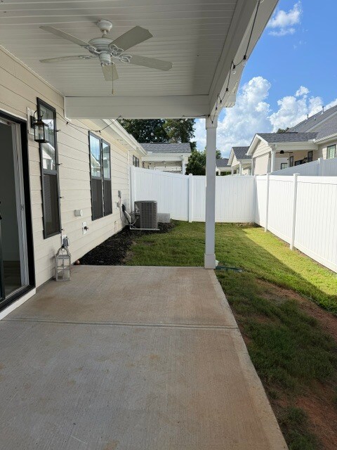 Building Photo - 400 Water Gdn Pl