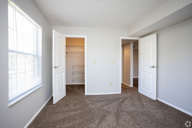 Building Photo - Spacious 1 Bedroom with a Den in Dublin!
