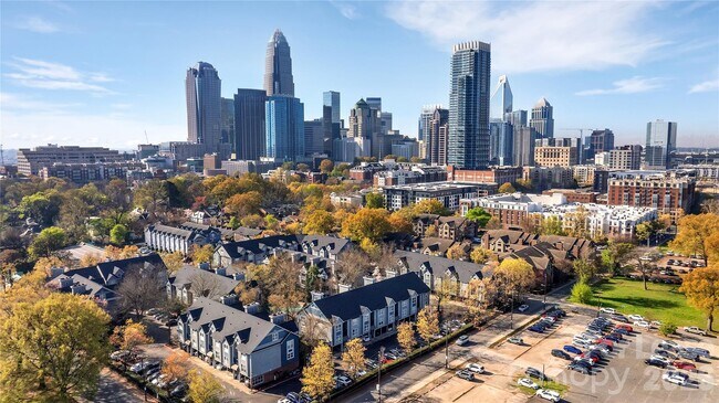 Building Photo - 505 N Graham St