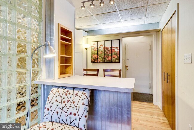 Building Photo - 1111 Arlington Blvd