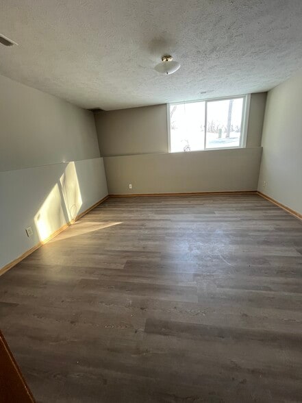 Building Photo - 505 Michael Dr