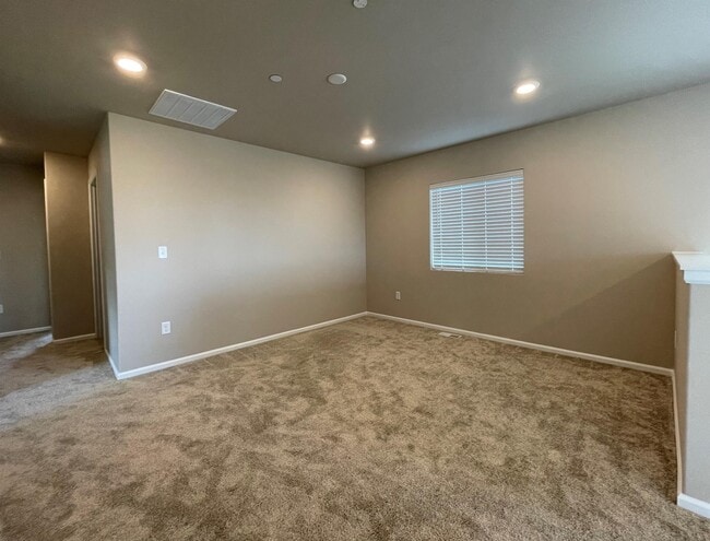 Building Photo - 913 Timberline Ave