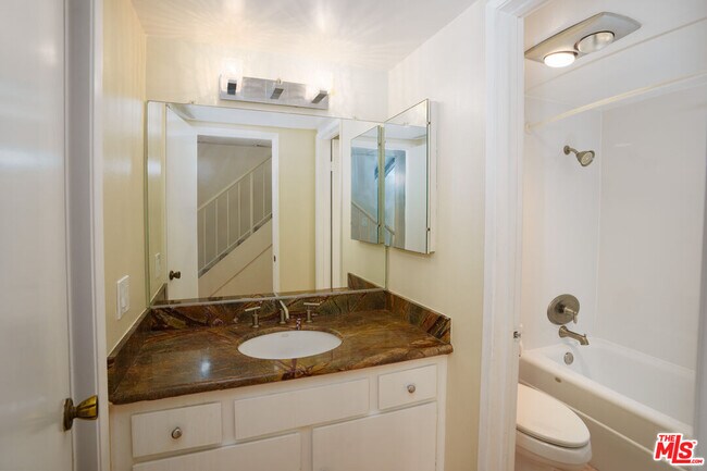 Building Photo - 5045 Maytime Ln