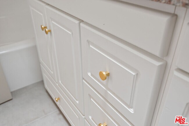 Building Photo - 3516 Vía Dolce