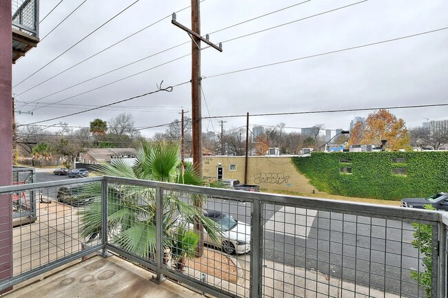 Building Photo - 1601 E Cesar Chavez St