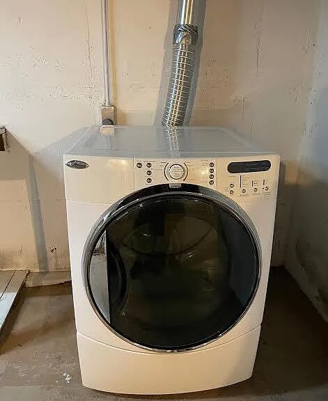Dryer - 306 N Blackhawk Ave