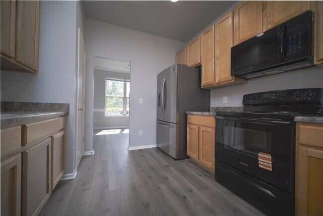 Building Photo - 1030 Boxelder Ln