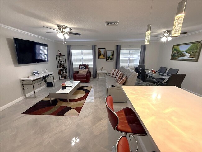 Building Photo - 2528 SW Natura Blvd