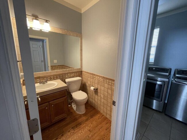 Building Photo - 12965 Banyon Cir