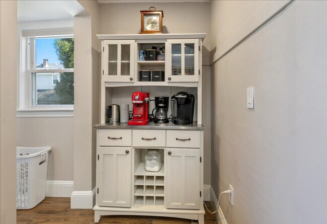 Building Photo - 17 Cedar Terrace