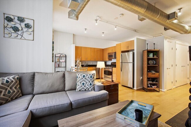 Building Photo - Incredible 1BR/1BA Condo INCLUDES Garage Parking in Vibrant Mount Vernon Triangle!