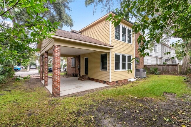 Building Photo - Harleston Village 3 Bed/2.5 Bath Gem Avail...