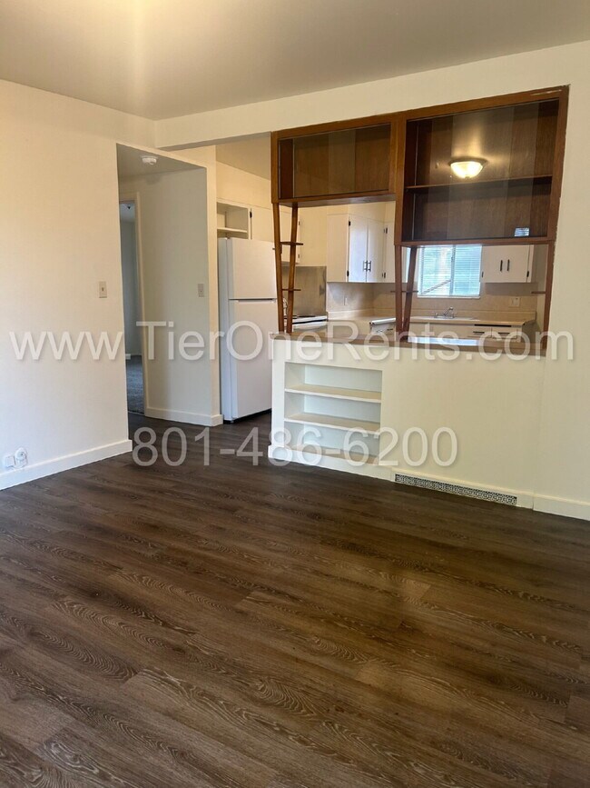 Building Photo - NO DEPOSIT option available for qualified ...