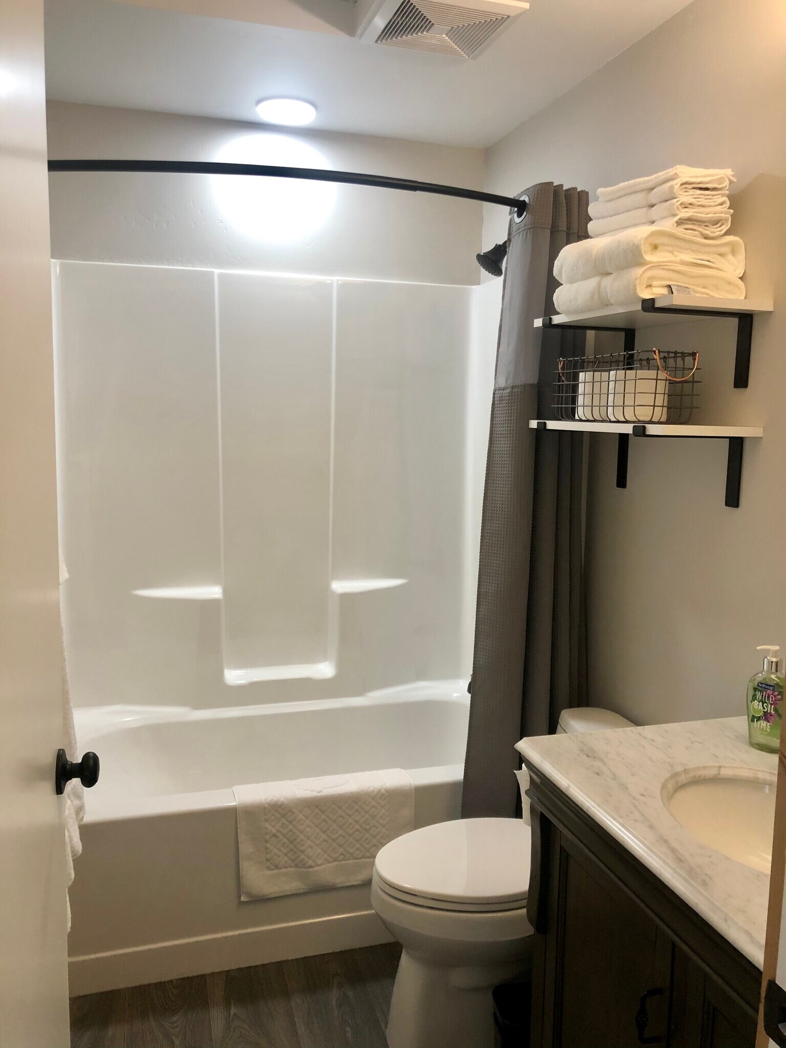 Building Photo - 1635 W University Heights Dr N