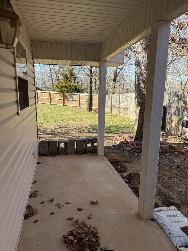 Building Photo - Charming 2-Bedroom in Bella Vista with Large Fenced Backyard!