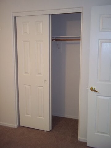 Building Photo - Available Early Dec! 4 BR 2 Bath Home! Cor...