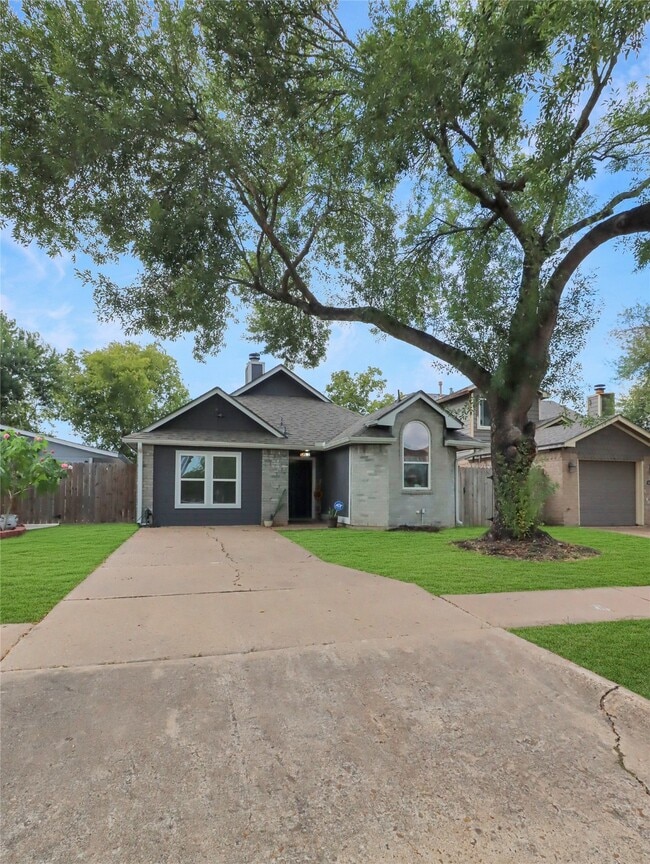 Building Photo - 5622 Lycomb Dr