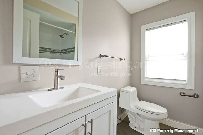 Building Photo - 917 Lockbourne Rd