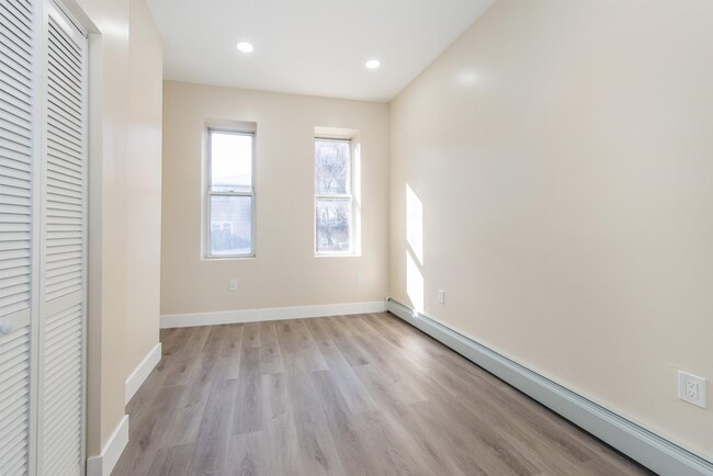 Building Photo - 211 65th St