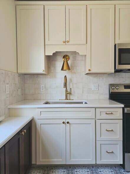 Building Photo - 148 Nassau Ave